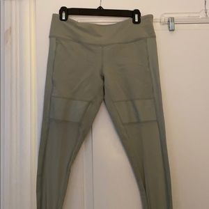 Alo Yoga Green mesh paneled leggings